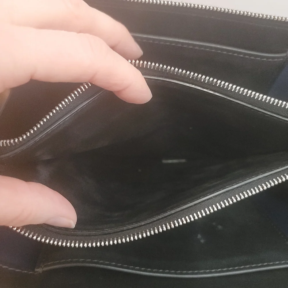 Everlane Black Leather Crossbody - Picture 10 of 15